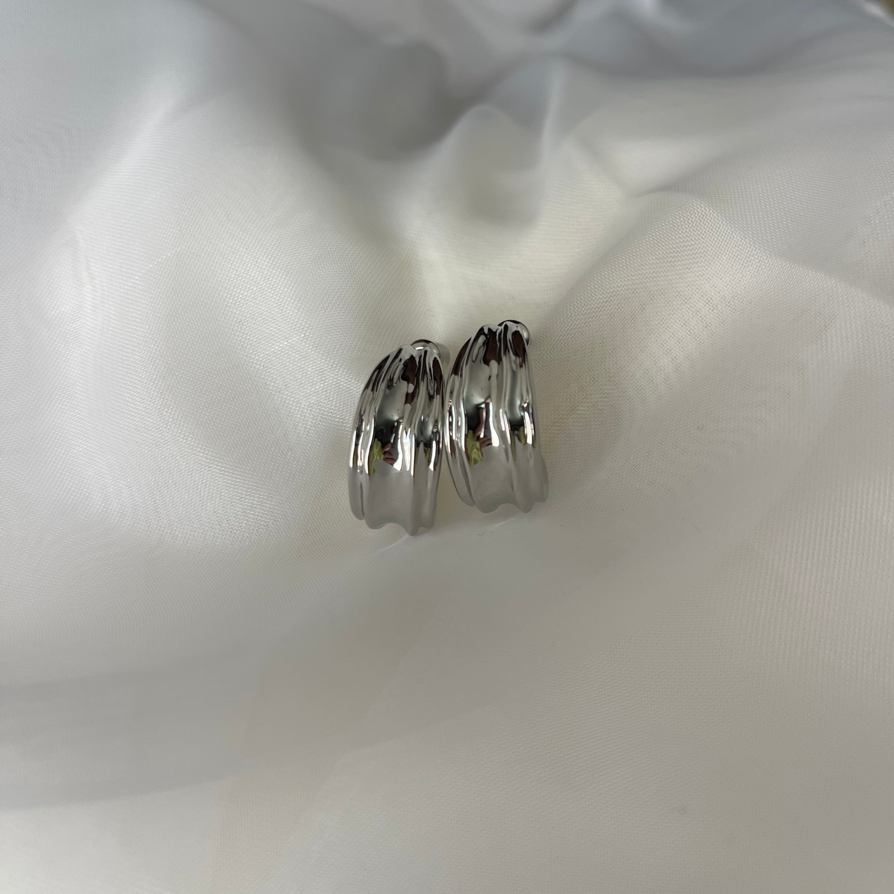 Aretes arracada doble lazo