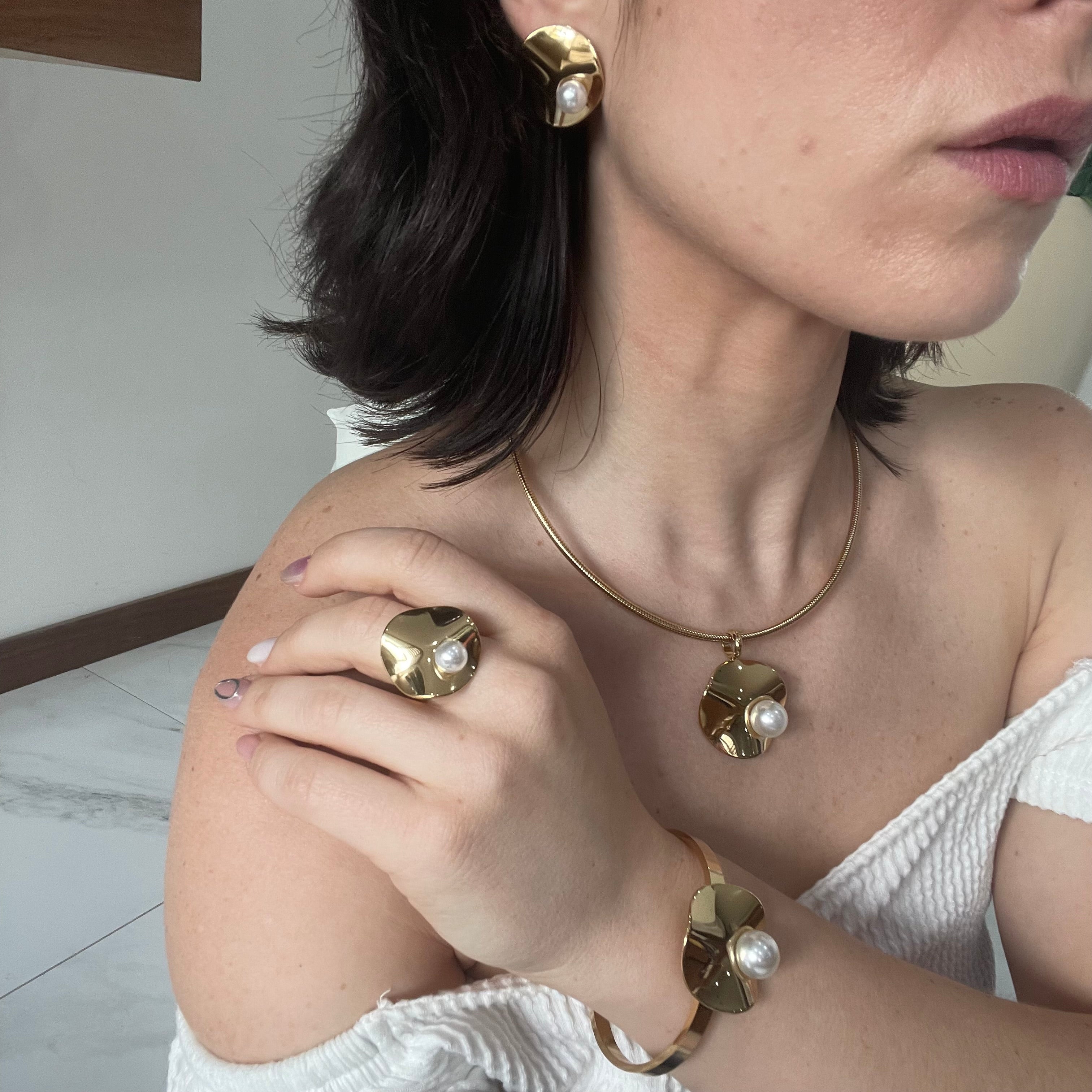 Collar 5 piezas perla oro
